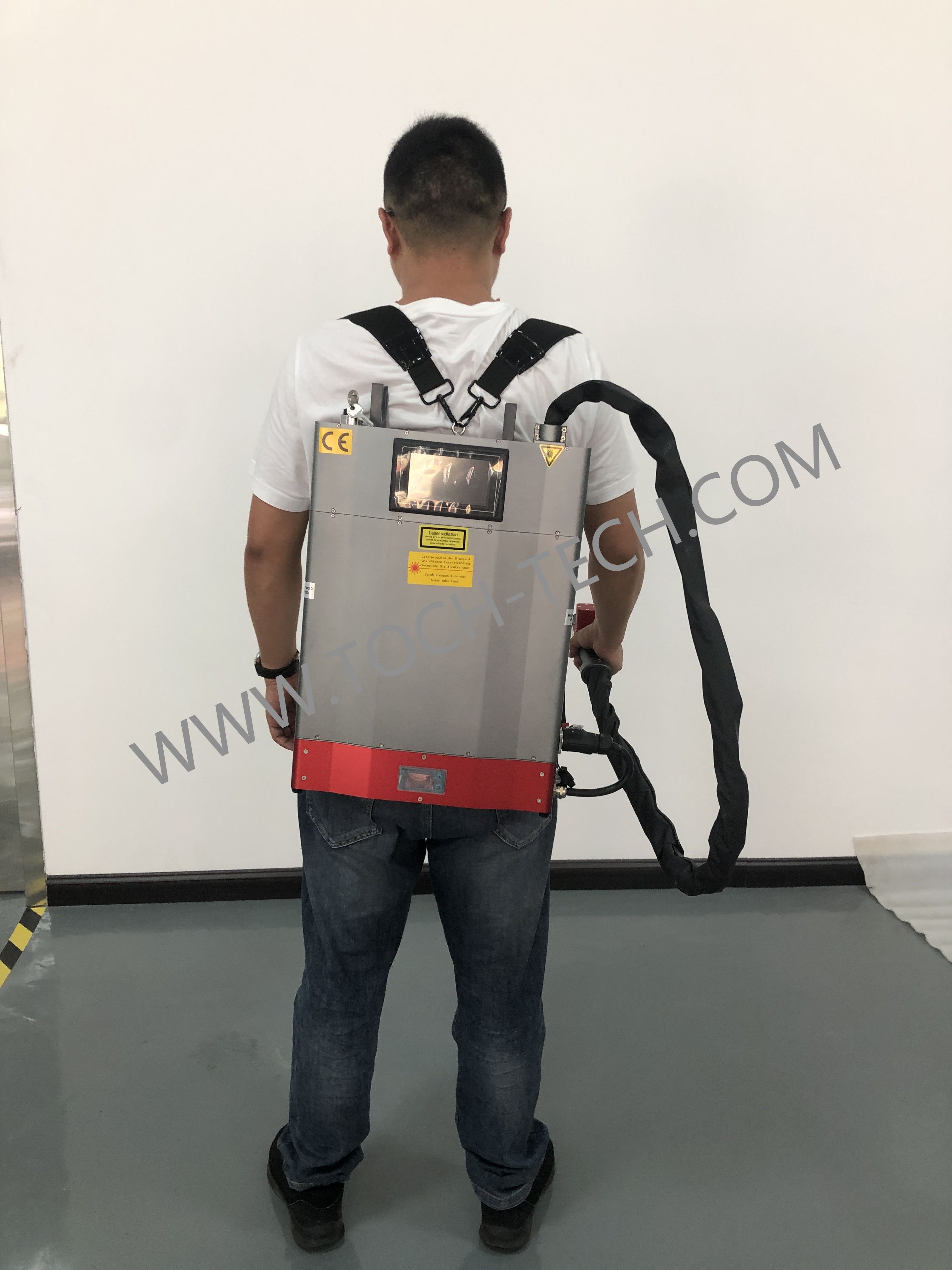 100w backpack portable laser cleaning machine